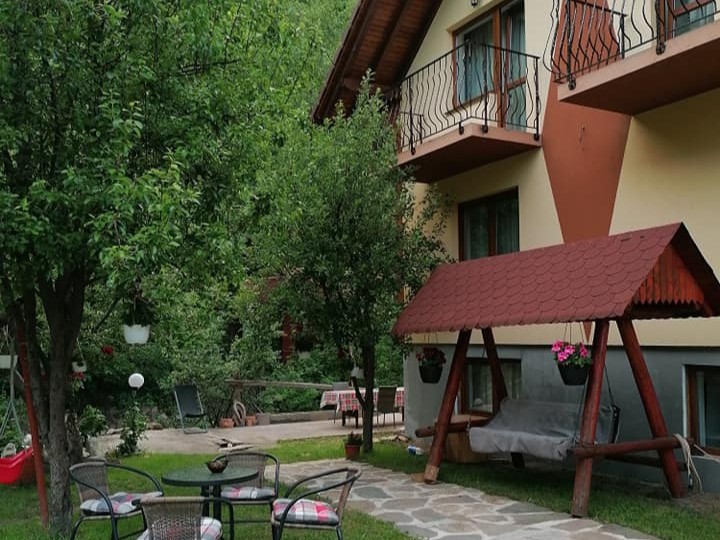 98309000_597357544464627_7492453117955407872_n